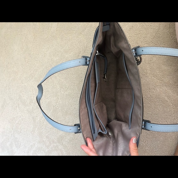 💙MK Tote💙 - Picture 5 of 6